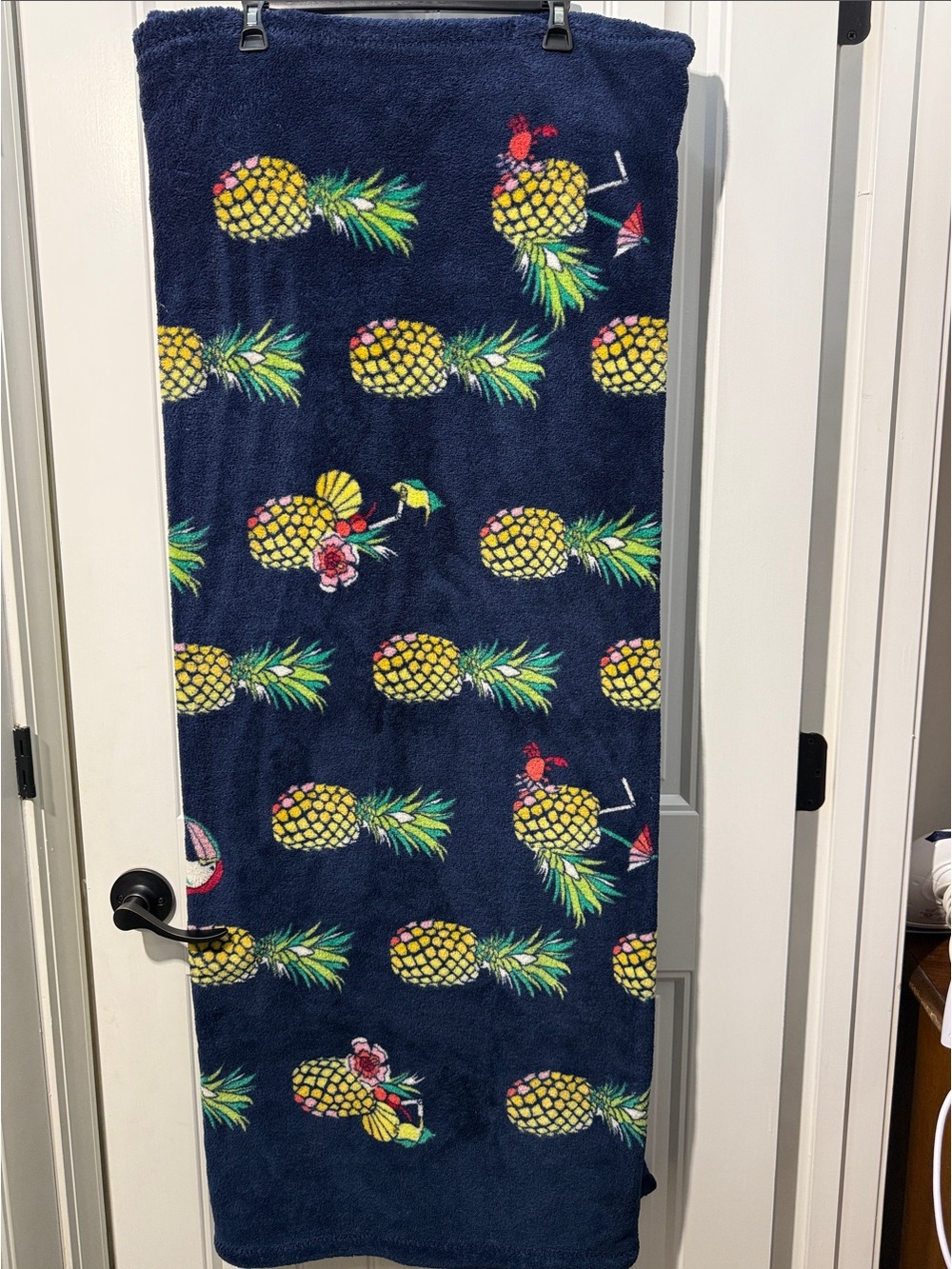 Vera Bradley Pineapple Tropical Plush Fleece Throw Blanket 50x80 Navy Soft